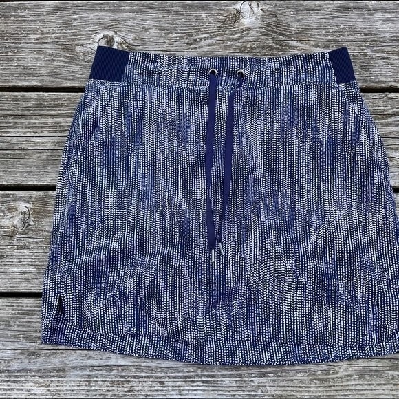 Athleta Batik Midtown Skort in Navy 2 - Picture 5 of 11